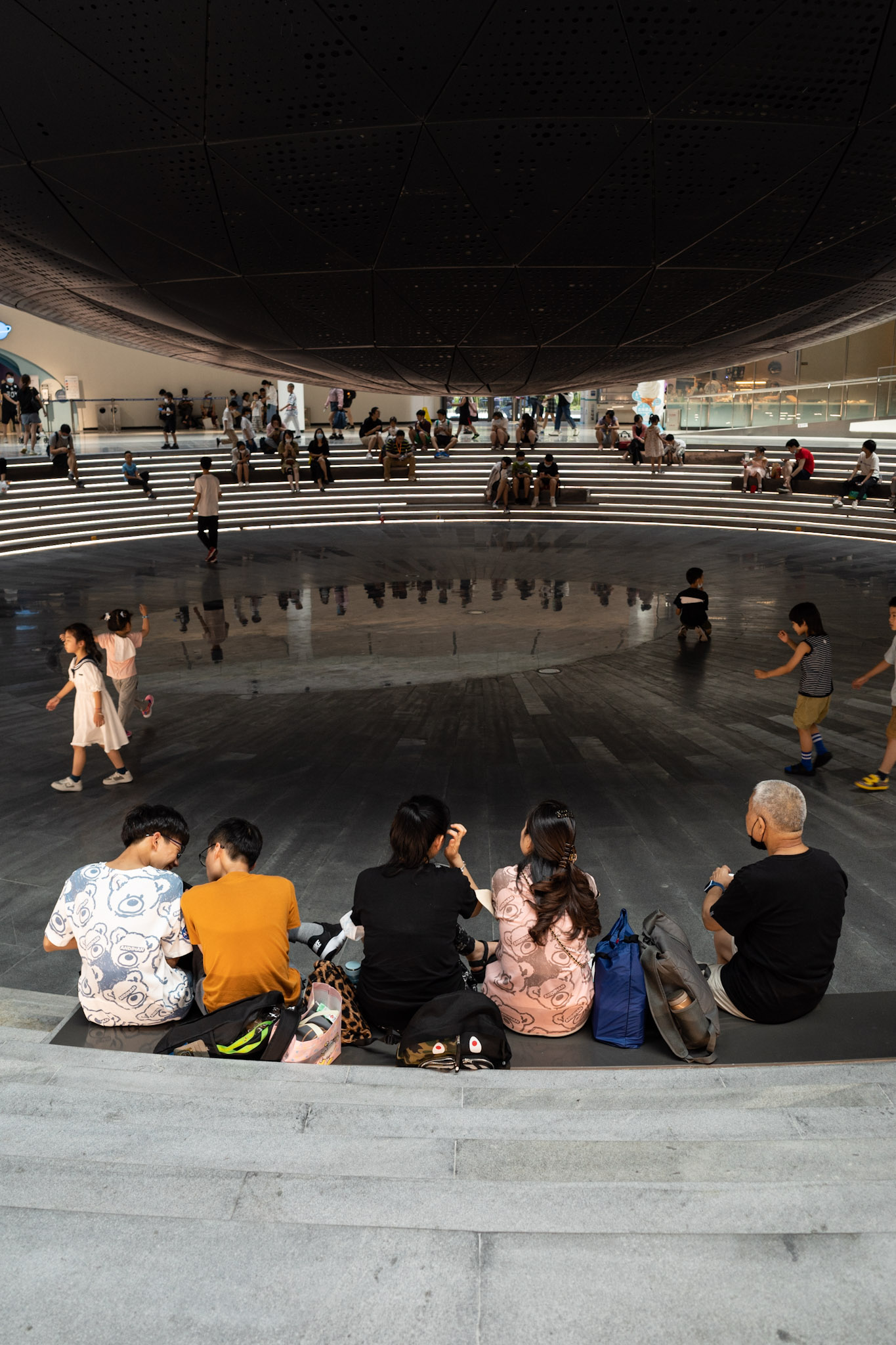 球幕影院下方 球幕影院下方