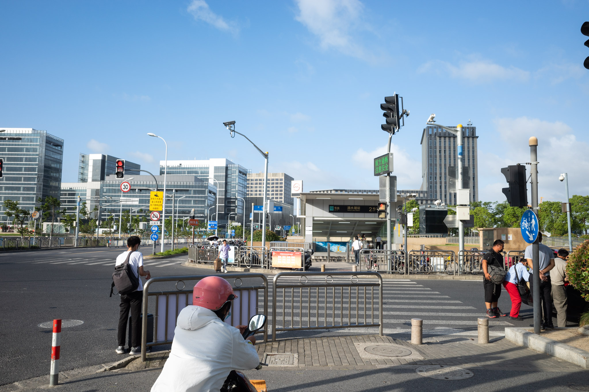 滴水湖站 滴水湖站